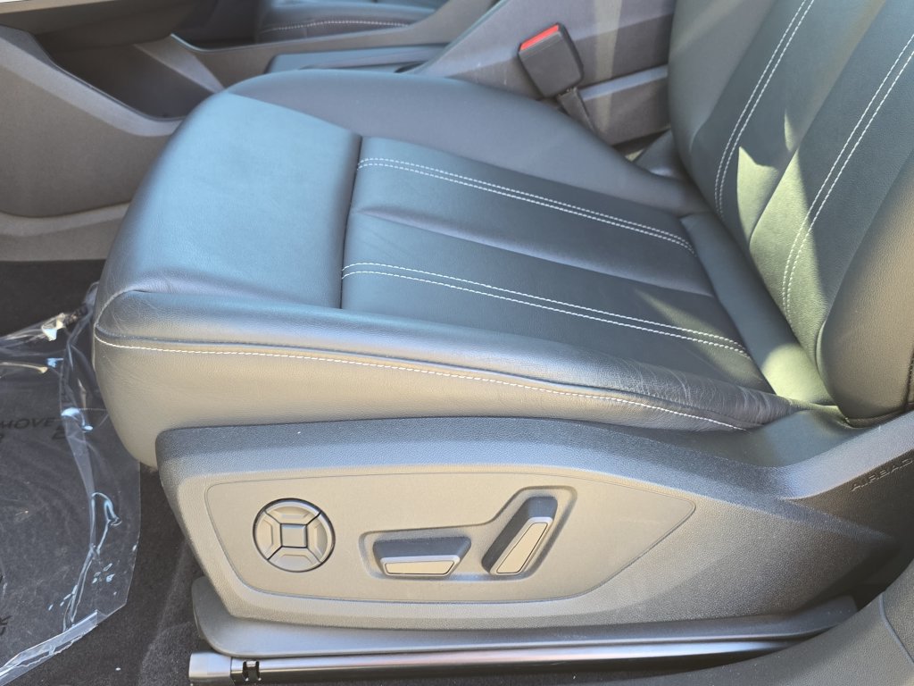 Certified 2023 Audi Q4 e-tron Premium Plus AWD/4WD image 17