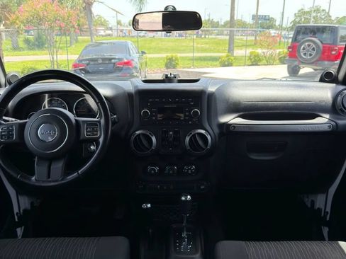 Used 2012 Jeep Wrangler Unlimited Sport AWD/4WD image 10