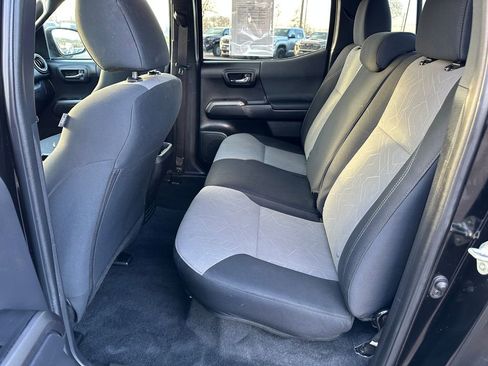 Used 2023 Toyota Tacoma TRD Off-Road image 14