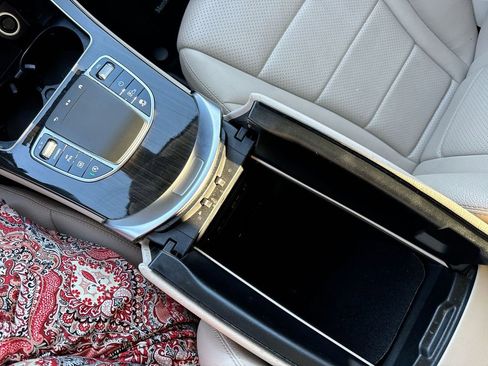 Used 2021 Mercedes-Benz GLC 300 w/ Premium Package image 20