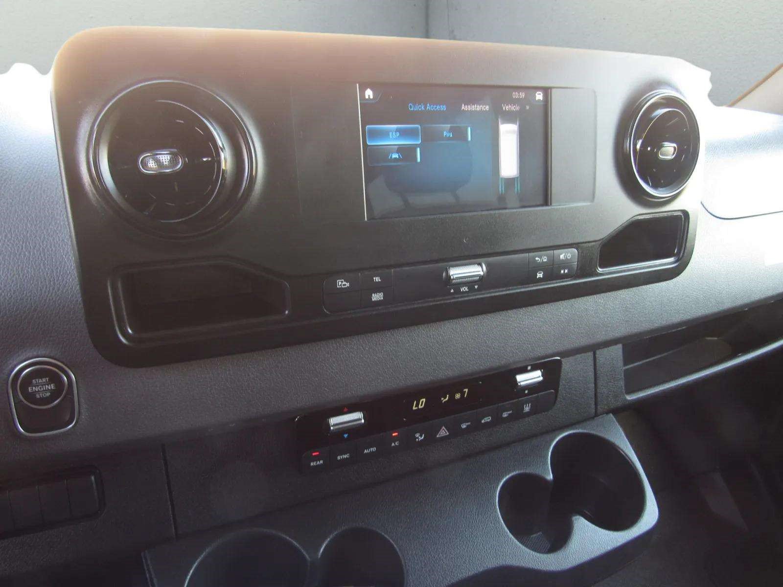 Used 2024 Mercedes-Benz Sprinter 2500 image 18