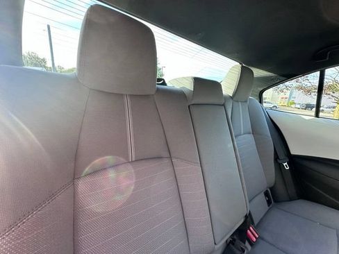 Used 2022 Toyota Corolla SE FWD image 9