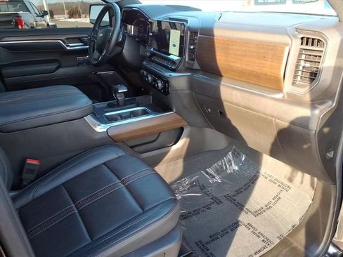 Used 2024 Chevrolet Silverado 1500 High Country w/ High Country Premium Package image 25