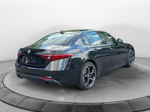 Used 2022 Alfa Romeo Giulia Ti RWD image 5