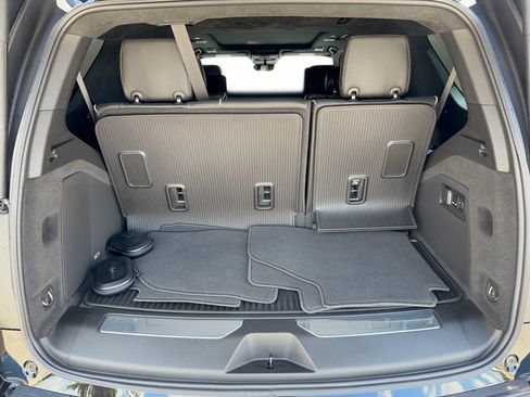 Used 2023 Cadillac Escalade Premium Luxury Platinum w/ LPO, Radiant Package AWD/4WD image 28