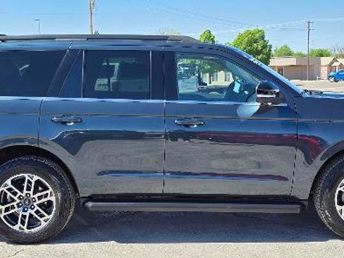 Certified 2025 Ford Expedition Active AWD/4WD image 5
