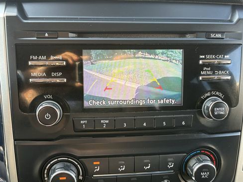 Used 2018 Nissan Titan SV AWD/4WD image 36