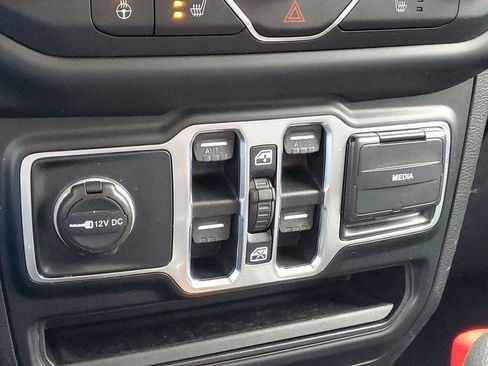 Used 2018 Jeep Wrangler Unlimited Sport S image 16