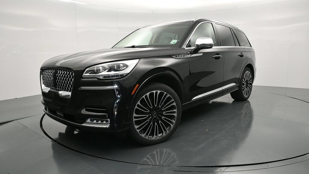 Used 2021 Lincoln Aviator Black Label w/ Class IV Trailer Tow Package AWD/4WD image 1