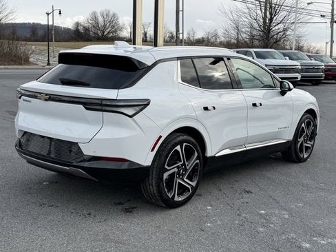 New 2026 Chevrolet Equinox EV LT image 14
