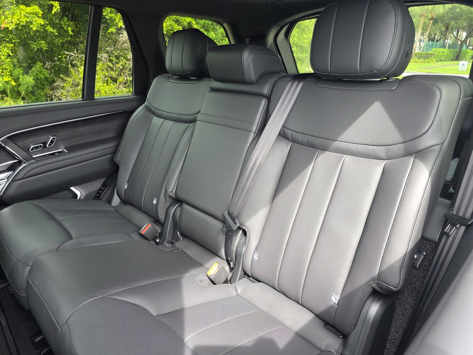 New 2026 Land Rover Range Rover Long Wheelbase SE AWD/4WD image 14
