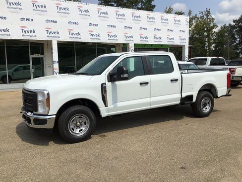New 2025 Ford F250 XL w/ XL Chrome Package image 7