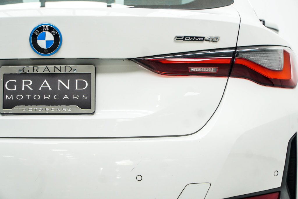 Used 2023 BMW i4 eDrive40 w/ Premium Package RWD image 17