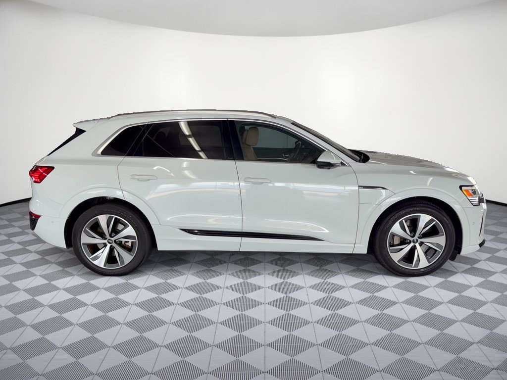 Used 2024 Audi Q8 e-tron Premium Plus w/ Premium Plus Package AWD/4WD image 8