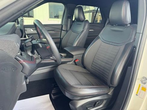 Used 2025 Ford Explorer ST-Line w/ Premium Package image 20