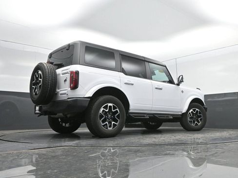 Used 2023 Ford Bronco Outer Banks image 32