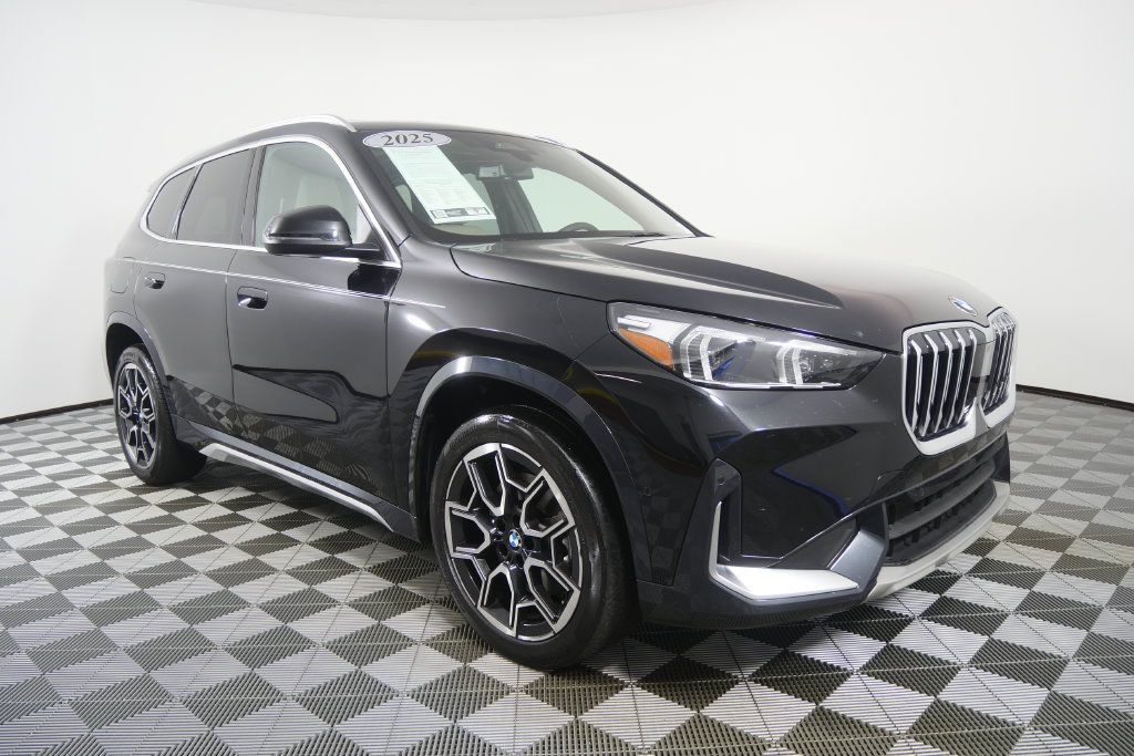 Certified 2025 BMW X1 xDrive28i w/ Convenience Package AWD/4WD image 2