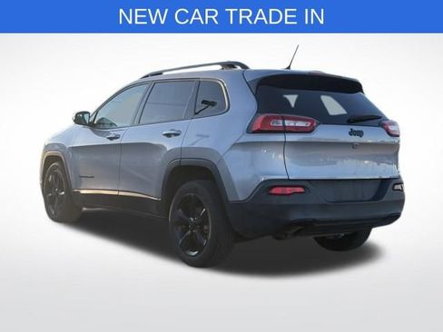 Used 2018 Jeep Cherokee Latitude w/ Altitude Package image 6