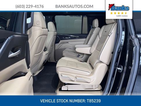 Certified 2023 Cadillac Escalade ESV Premium Luxury w/ Performance Package AWD/4WD image 17