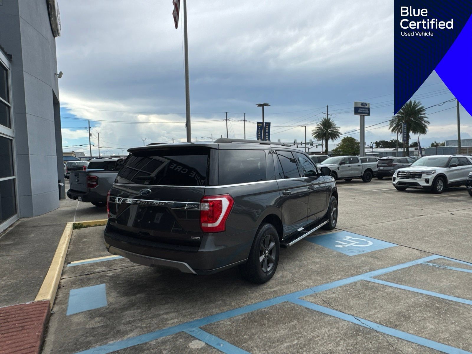 Used 2020 Ford Expedition Max XLT w/ Equipment Group 202A AWD/4WD image 5