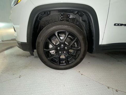 Used 2024 Jeep Compass Latitude w/ Altitude Special Edition AWD/4WD image 10