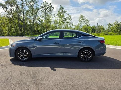 Used 2024 Nissan Sentra SV FWD image 2