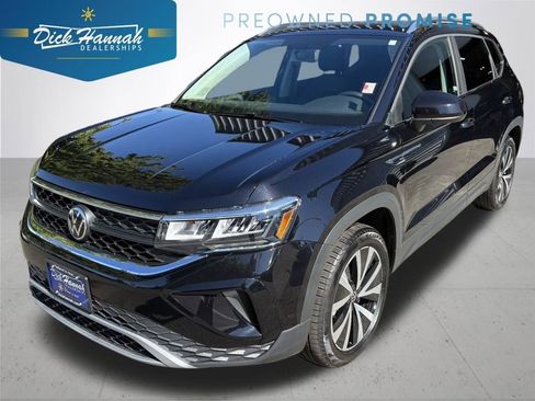 Used 2022 Volkswagen Taos SE image 1