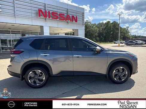 Certified 2026 Nissan Rogue SV FWD image 6