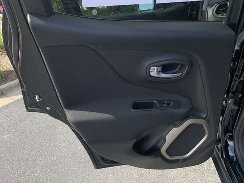 Used 2017 Jeep Renegade Sport w/ Power & Air Group FWD image 15