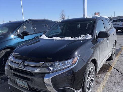 Used 2018 Mitsubishi Outlander ES image 4
