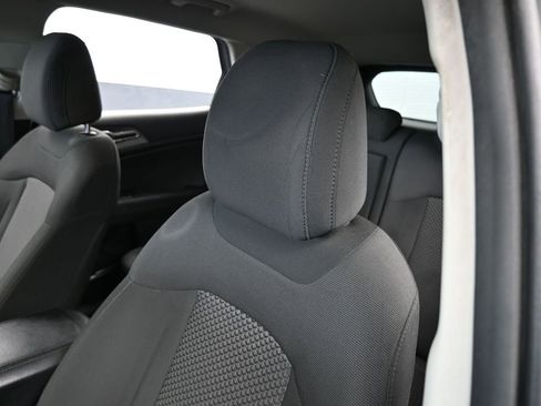 Used 2023 Kia Sportage LX image 16