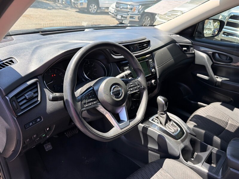 Used 2020 Nissan Rogue S FWD image 16