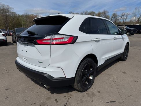 Used 2019 Ford Edge SE FWD image 5