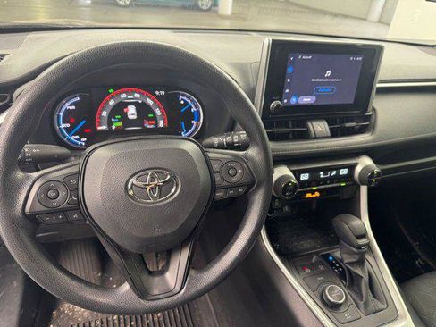 Certified 2025 Toyota RAV4 XLE AWD/4WD image 8