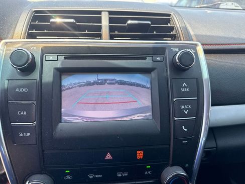 Used 2016 Toyota Camry SE FWD image 13