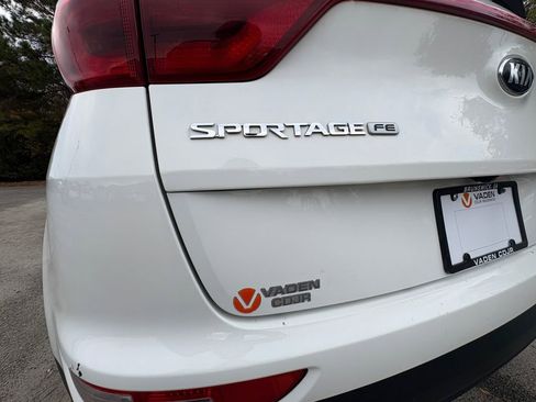 Used 2019 Kia Sportage LX image 11