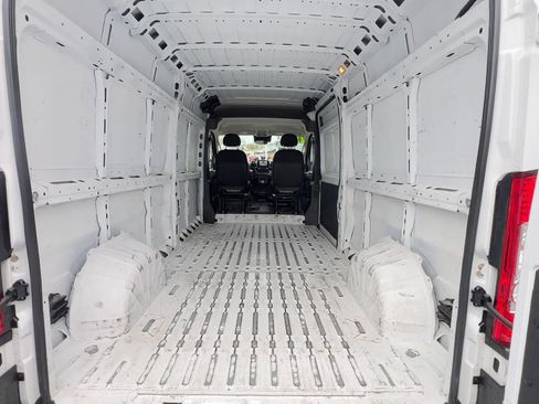 Used 2023 RAM ProMaster 2500 image 14