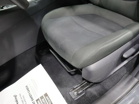 Used 2025 Toyota RAV4 LE AWD/4WD image 10