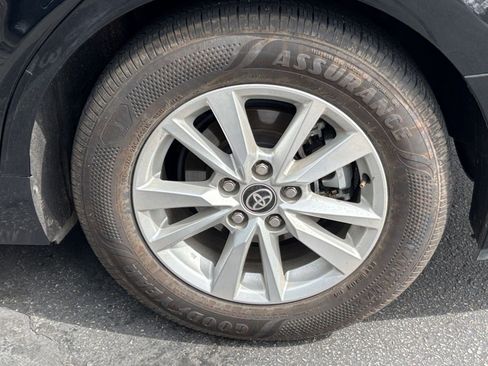 Used 2025 Toyota Camry LE FWD image 30