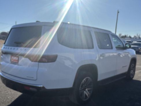 Used 2024 Jeep Wagoneer L Series II w/ Flexible Seating Group image 5