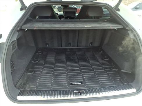 Used 2022 Lamborghini Urus image 10