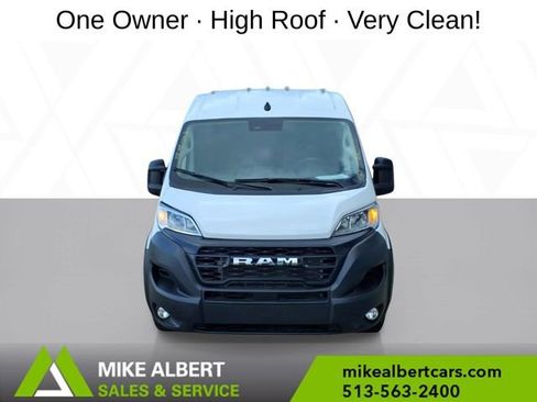 Used 2025 RAM ProMaster 2500 w/ Convenience Group FWD image 2