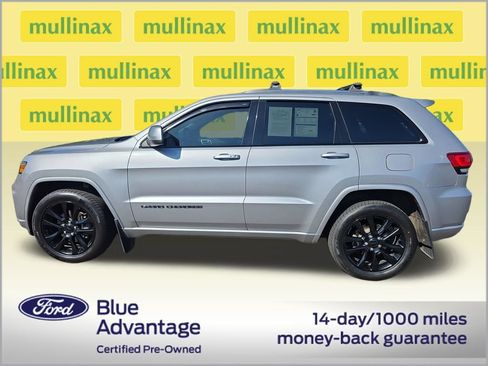 Used 2020 Jeep Grand Cherokee Altitude AWD/4WD image 12