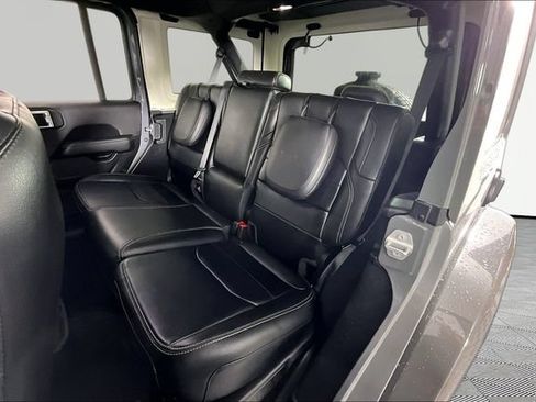 Used 2023 Jeep Wrangler Unlimited Sahara w/ Cold Weather Group AWD/4WD image 21