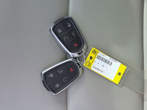 Used 2023 Cadillac XT4 Premium Luxury image 33