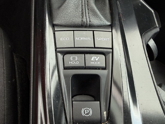 Used 2025 Toyota Camry LE FWD image 21