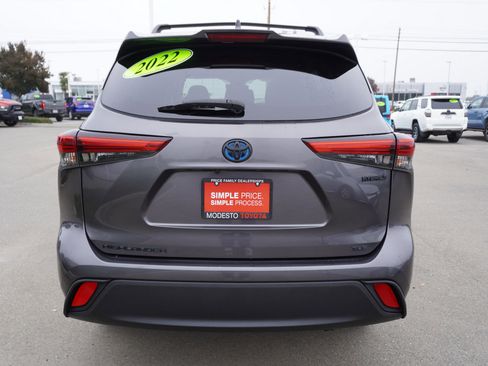 Used 2022 Toyota Highlander XLE image 10
