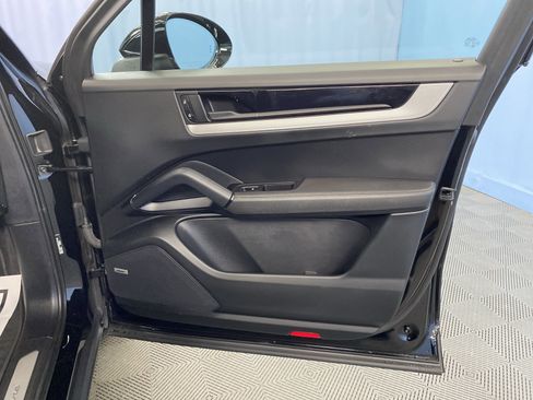 Used 2024 Porsche Cayenne image 49