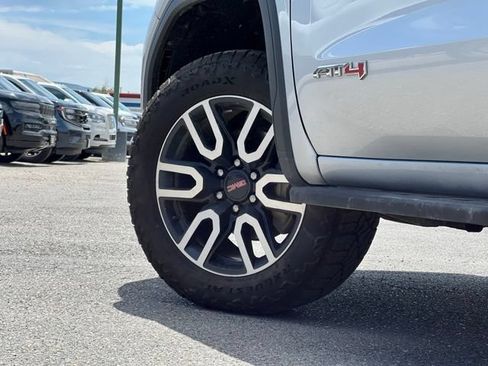 Used 2022 GMC Sierra 1500 AT4 w/ AT4 Premium Package AWD/4WD image 11