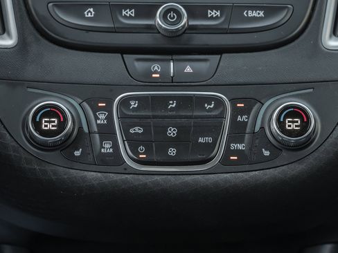 Used 2022 Chevrolet Malibu LT image 31